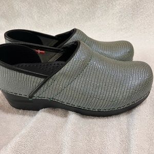 SANITA DANISH DESIGN SIGNATURE CLOGS